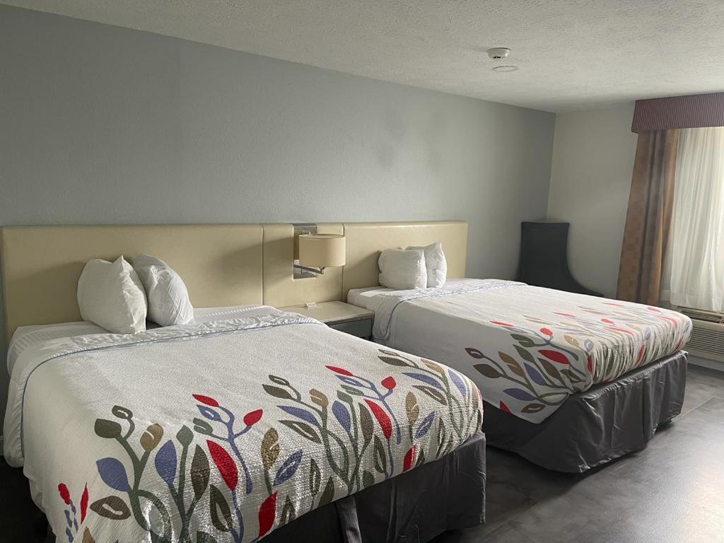 Hotel Garnet Waterfront à Indianapolis Extérieur photo